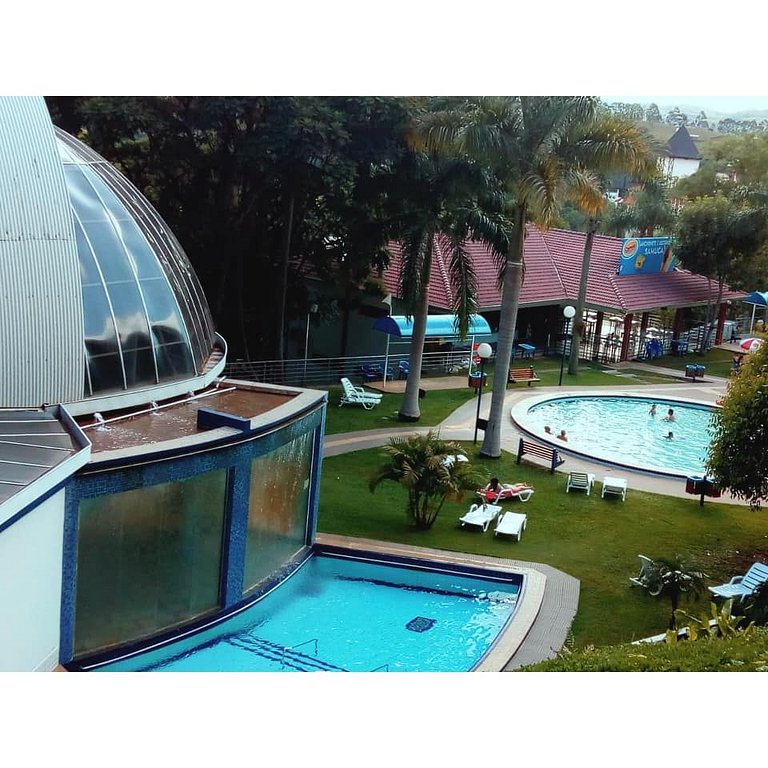 Aconchegante apto 104 fica 5 min do Parque Termal