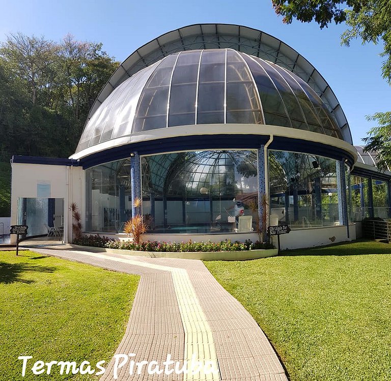 Aconchegante apto 104 fica 5 min do Parque Termal