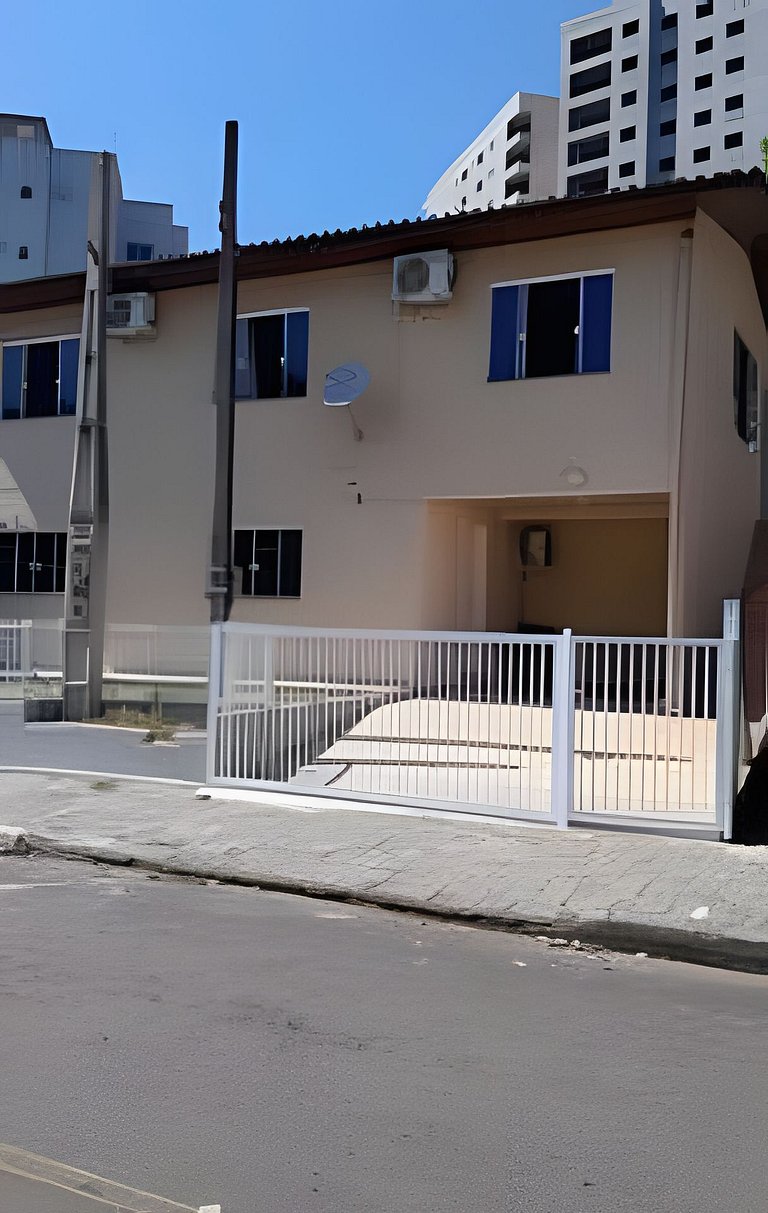 Air-conditioned apartment with Wi-Fi, conveniently located n